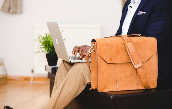 What's the Best Approach for a Functional Yet Stylish Laptop Bag?